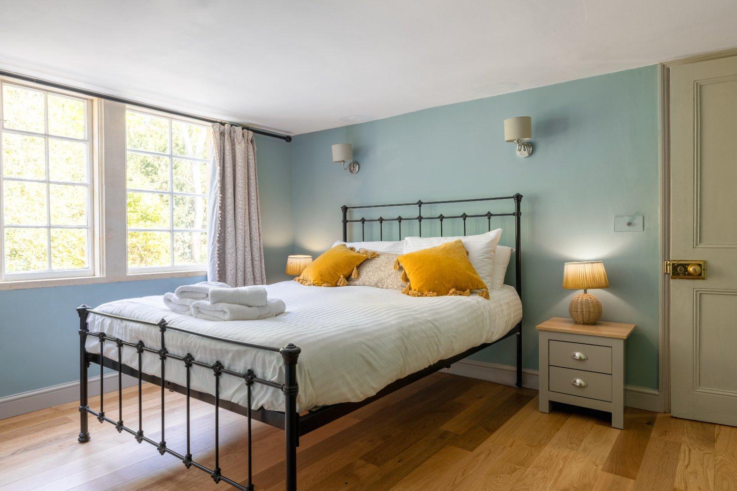 The Old School Rooms Beautiful Georgian Apartment, Sleeps 12 With Wifi And Parking, Near Bath Box  Exteriér fotografie