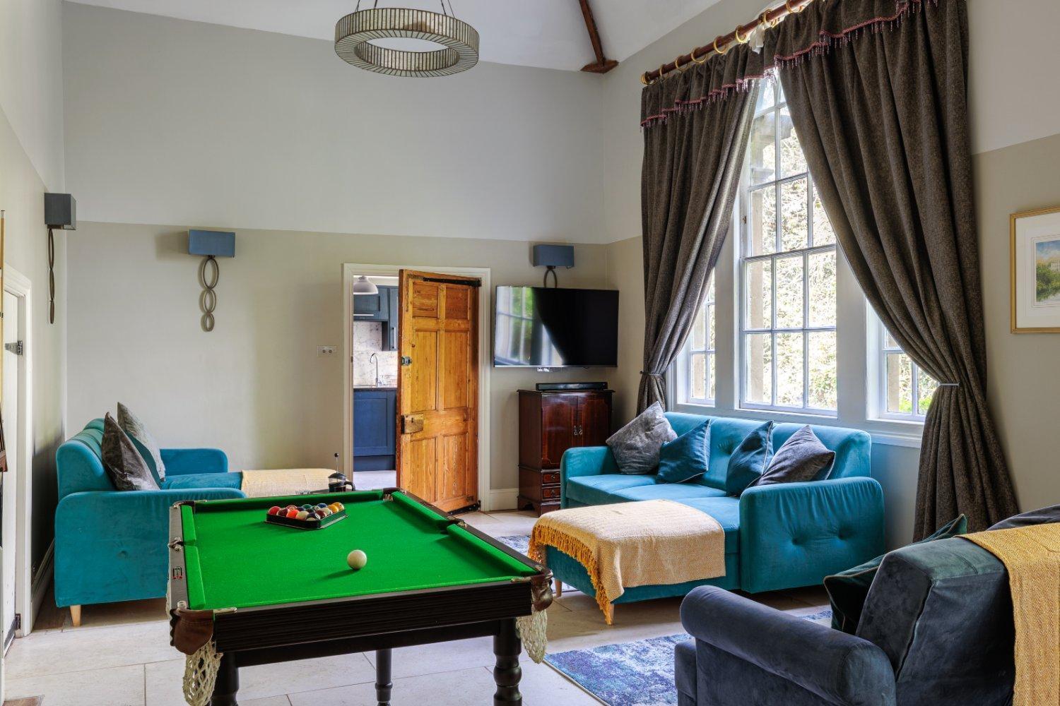 The Old School Rooms Beautiful Georgian Apartment, Sleeps 12 With Wifi And Parking, Near Bath Box  Exteriér fotografie