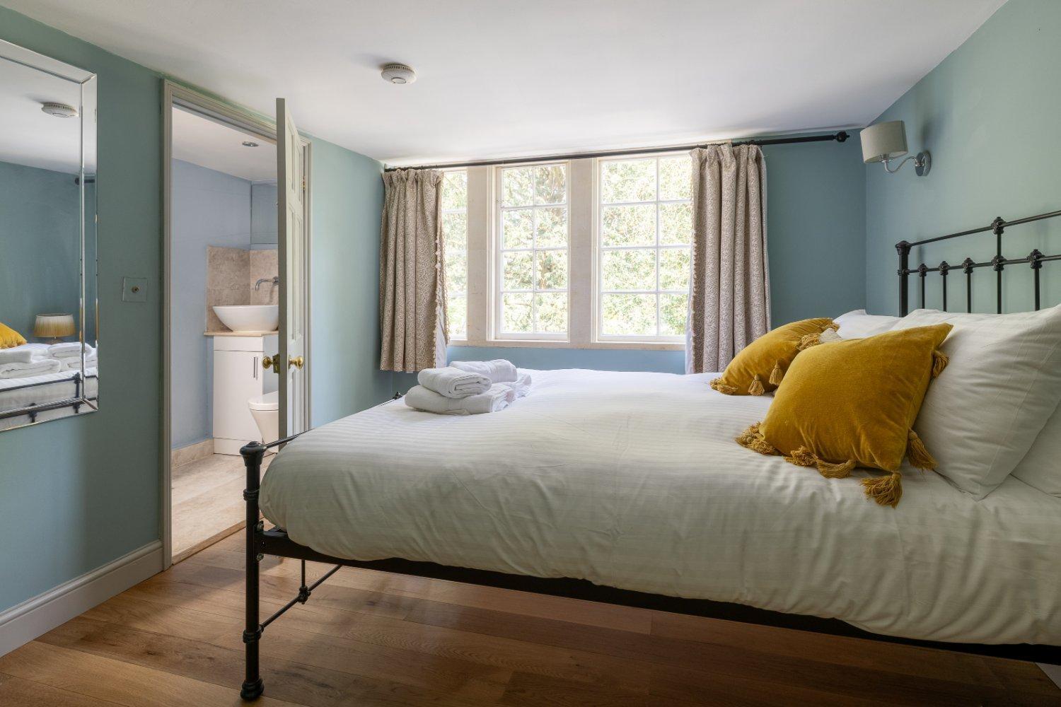 The Old School Rooms Beautiful Georgian Apartment, Sleeps 12 With Wifi And Parking, Near Bath Box  Exteriér fotografie